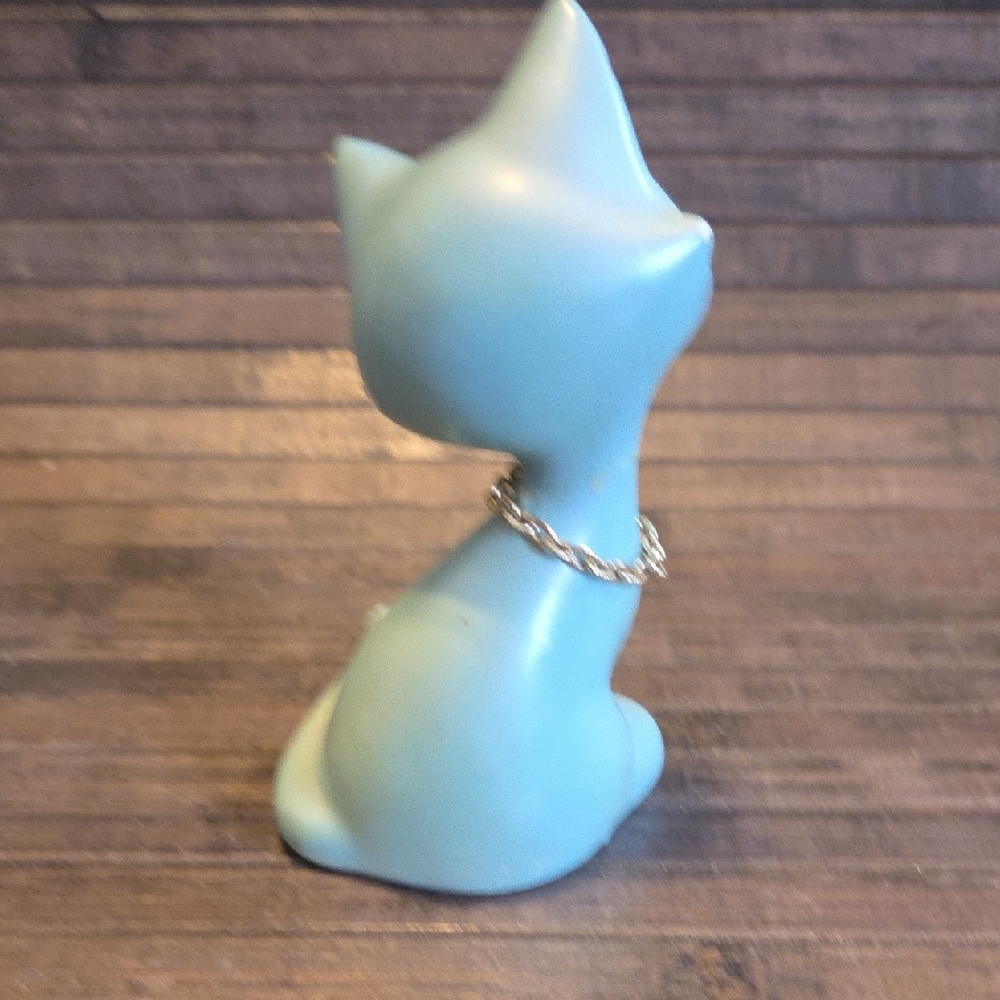 Elegant Blue Cat Figurines - Picture 10 of 15